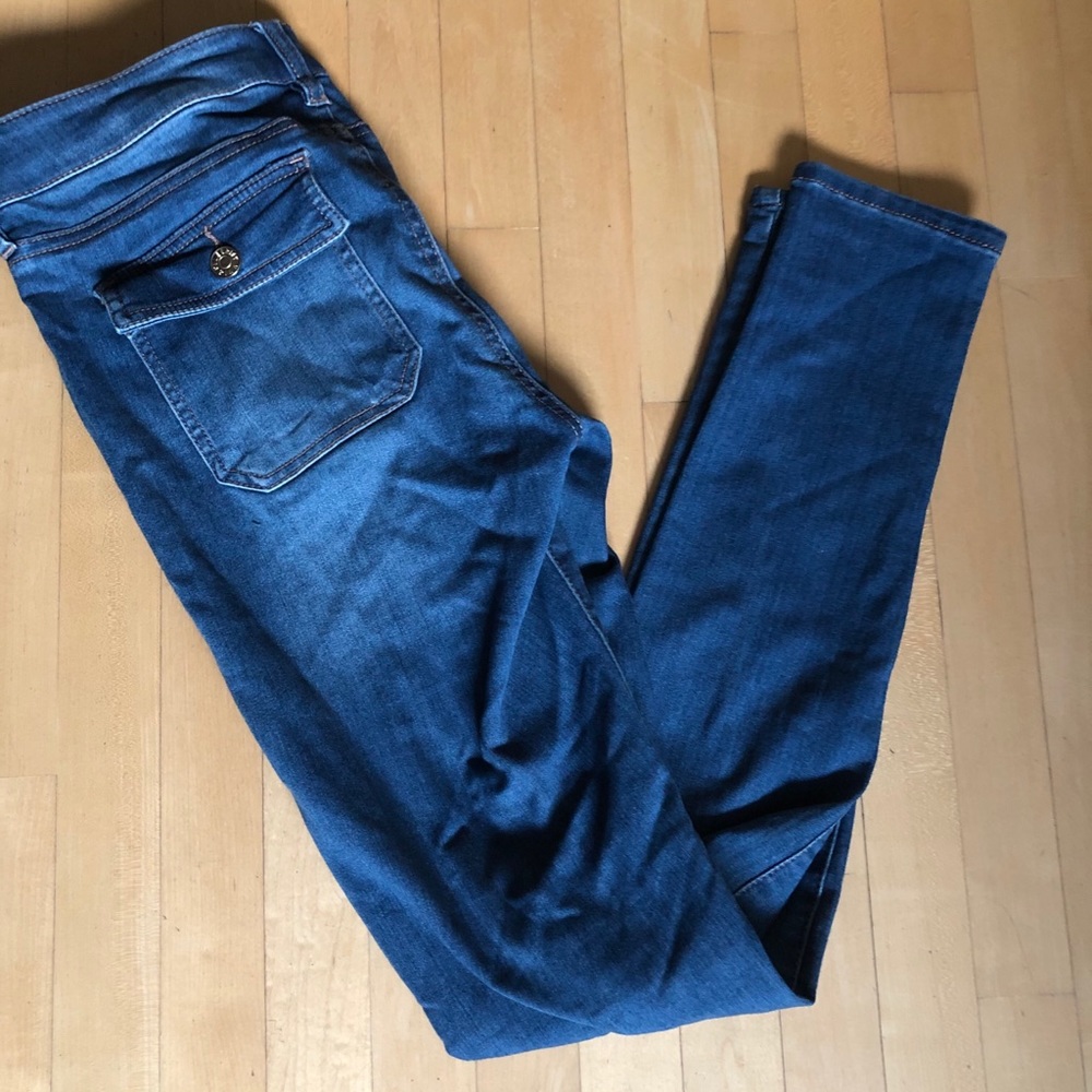 Celebrity pink skinny jeans!